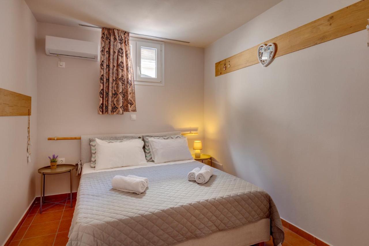 Fabbrica Bnb Vári Exterior foto